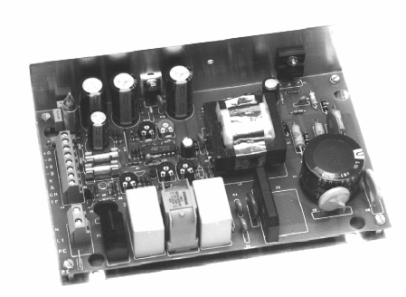 Batterie-Netzladeger�t 24V/6A prim�r getaktet Grundplattenausf�hrung